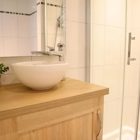 Apartment Privative Au Centre De - Proche Commodites Et Gare *